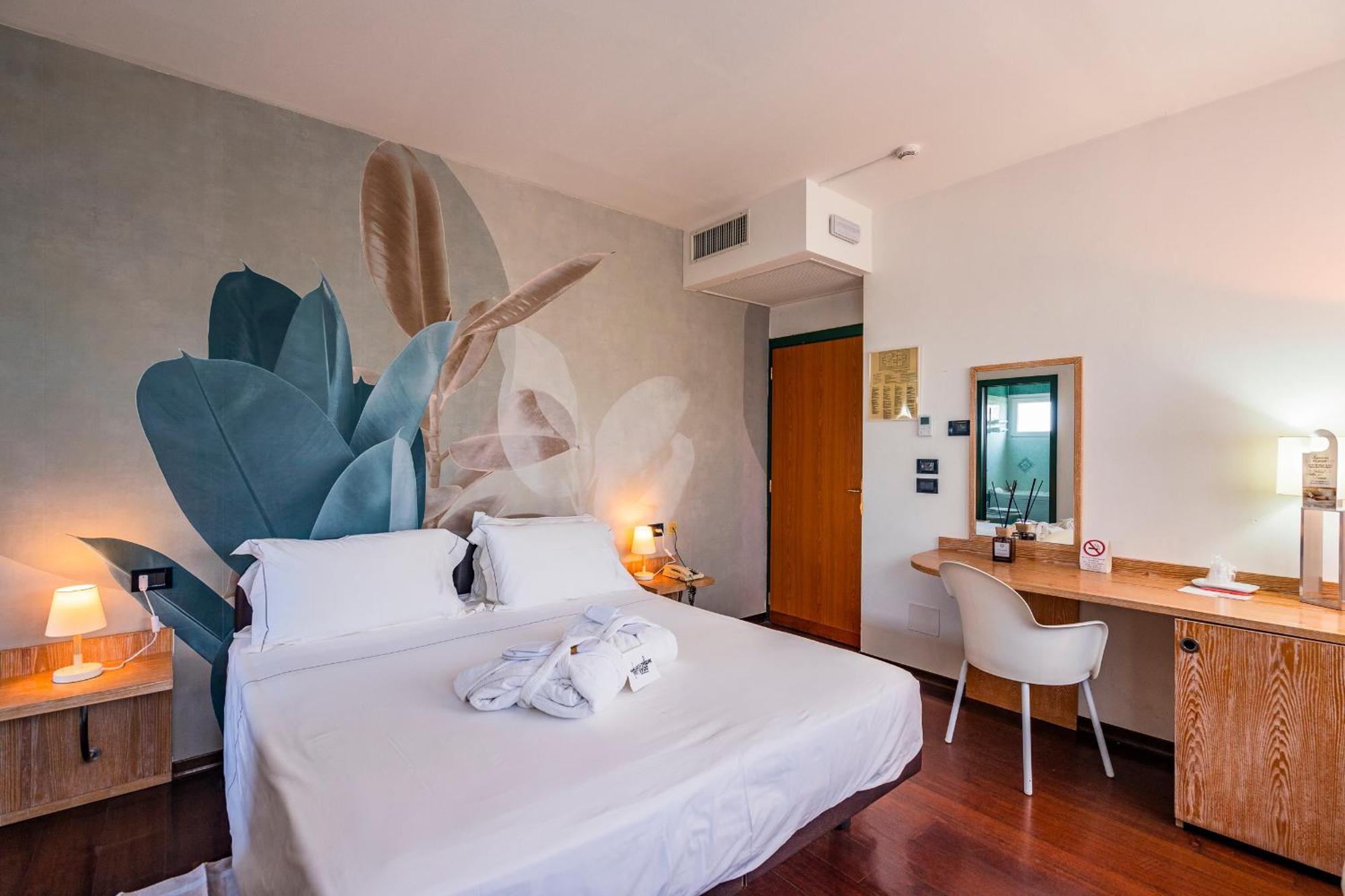 Hotel Logonovo Лідо-дельї-Естензі Екстер'єр фото