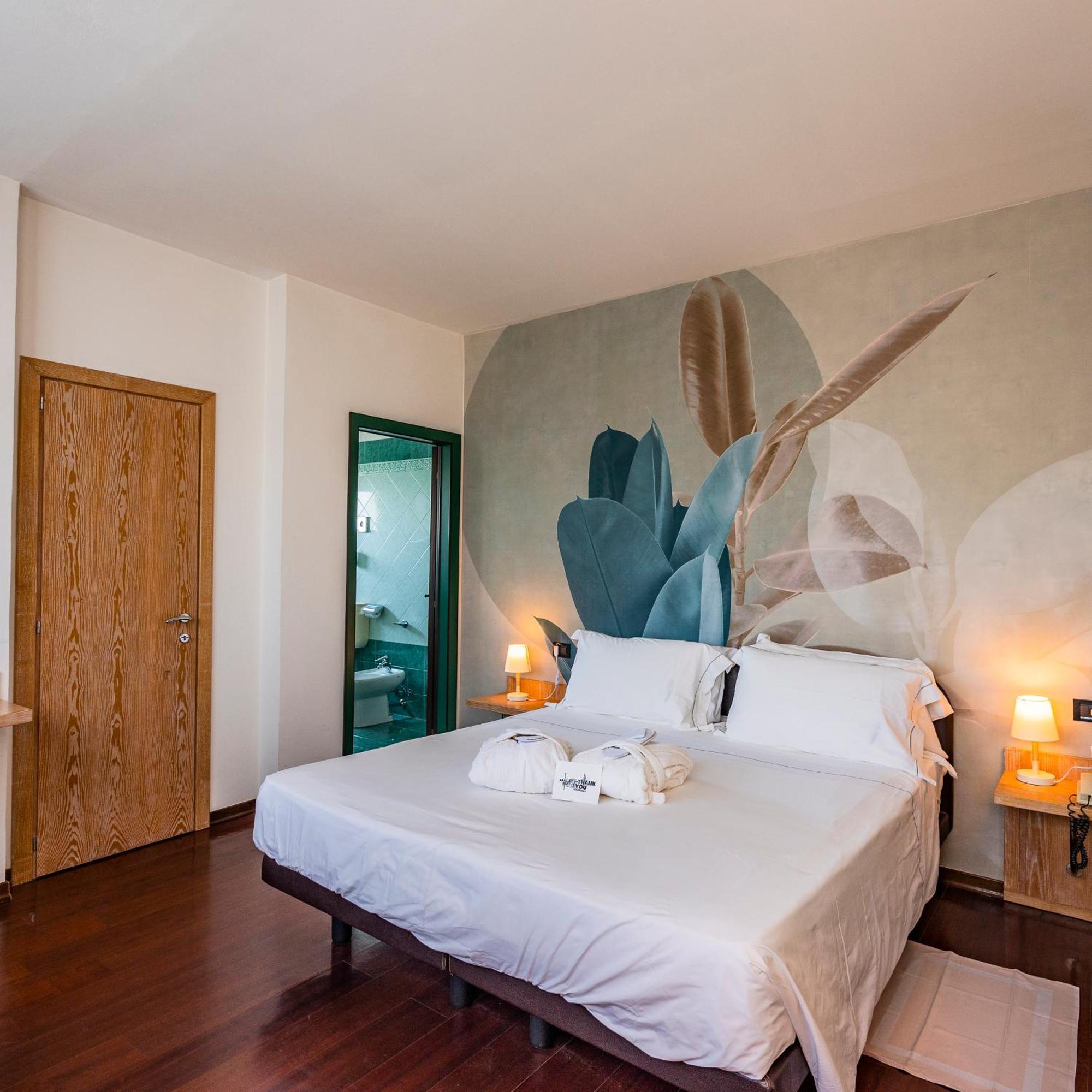 Hotel Logonovo Лідо-дельї-Естензі Екстер'єр фото